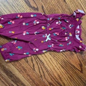 Baby girl jumpsuit, mild used in great condition.